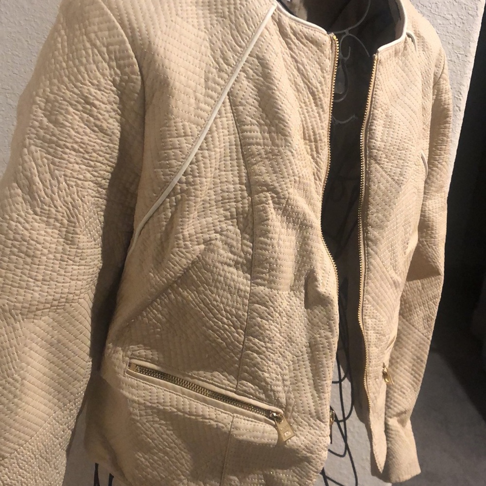 Jacket - Picture 2 of 4